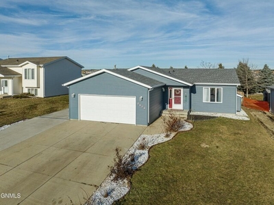 Home For Sale In Bismarck, North Dakota