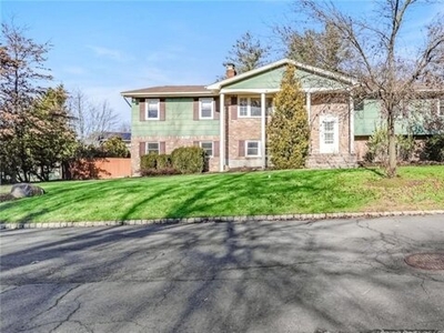 Home For Sale In Clarkstown, New York