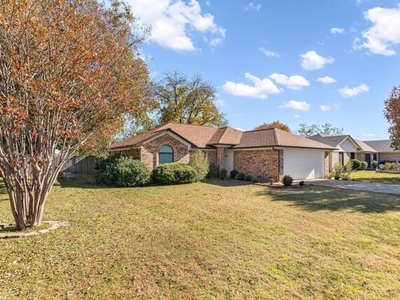 Home For Sale In Granbury, Texas
