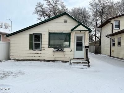 Home For Sale In Jamestown, North Dakota