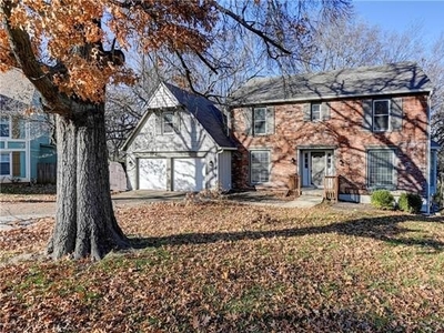 Home For Sale In Lenexa, Kansas