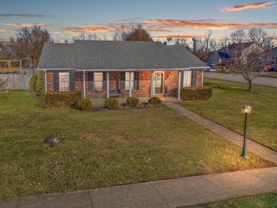 Home For Sale In Nicholasville, Kentucky