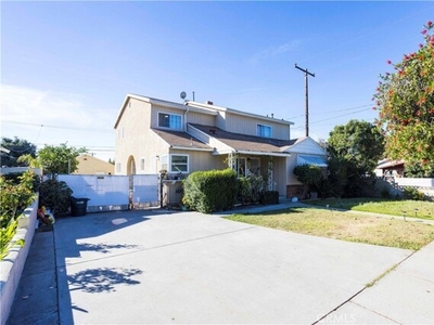Home For Sale In Pomona, California