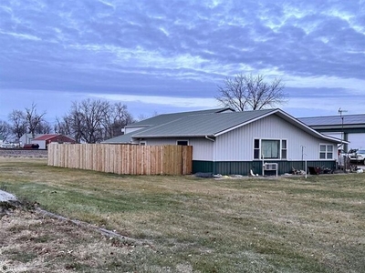 Home For Sale In Russell, Iowa