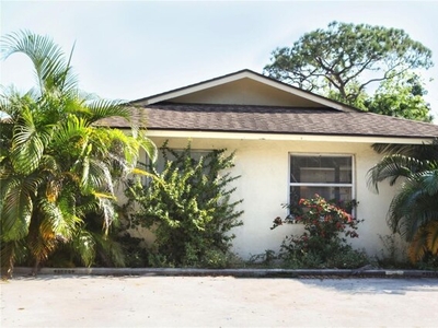 Home For Sale In Sarasota, Florida