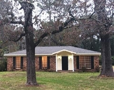 Home For Sale In Semmes, Alabama