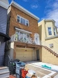 Home For Sale In Union City, New Jersey