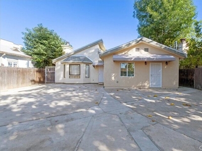 Home For Sale In Van Nuys, California