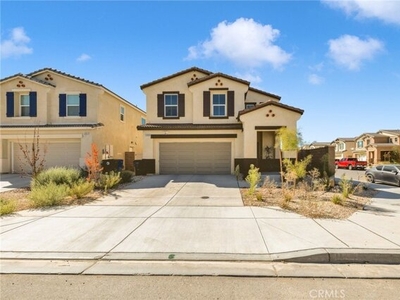 Home For Sale In Victorville, California