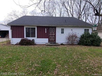 Home For Sale In Vienna Township, Michigan