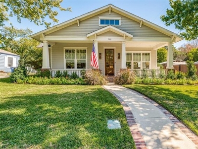Home For Sale In Waxahachie, Texas