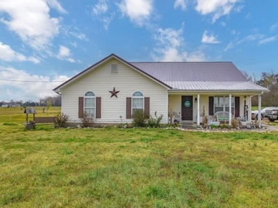 Home For Sale In Whiteville, Tennessee
