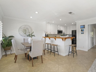 Luxury Flat for sale in Cardiff-by-the-Sea, Encinitas, California