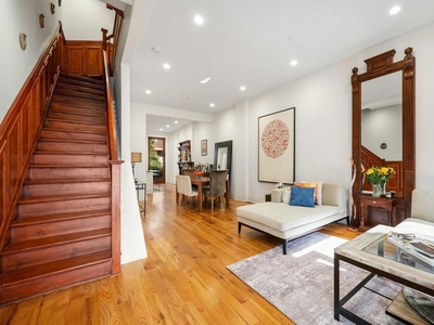 Luxury Townhouse for sale in Harlem, United States