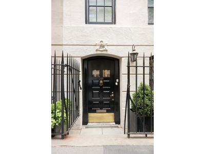 239 East 48th Street, New York, NY, 10017 | Nest Seekers