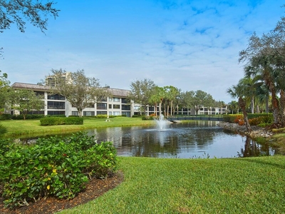 2 bedroom luxury Apartment for sale in Naples, Florida