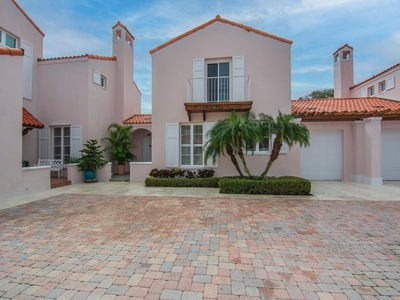 2 bedroom luxury Townhouse for sale in Vero Beach, Florida