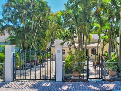 2 bedroom luxury Villa for sale in Delray Beach, Florida