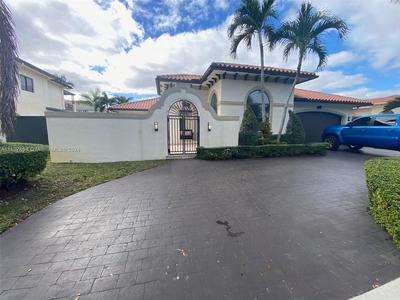 Luxury Villa for sale in Miami Lakes, Florida