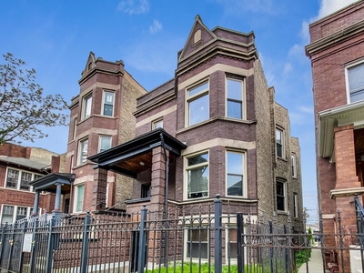 2723 N Kimball Avenue, Chicago, IL 60647
