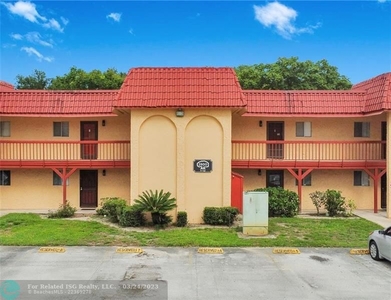 2800 N POWERS DR #4, Other City - In The State Of Florida, FL 32818
