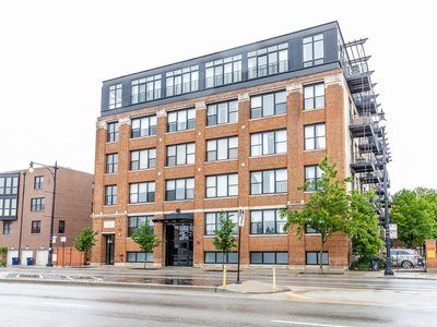 2911 N Western Ave #310, Chicago, IL 60618