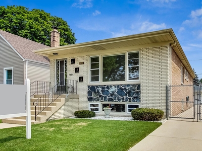 3253 N Odell Avenue, Chicago, IL 60634