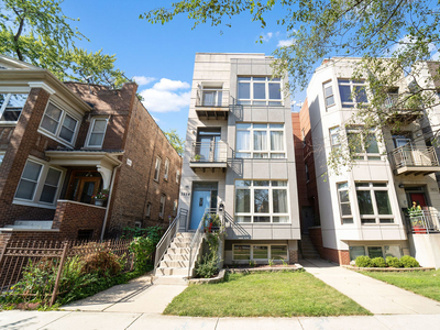 3854 W Wrightwood Ave #3, Chicago, IL 60647
