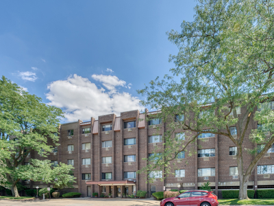 4623 N Chester Ave #407W, Chicago, IL 60656