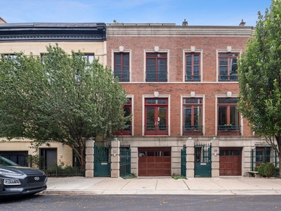 59 W Schiller Street a Luxury Single Family Home for Sale