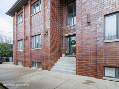 6306 N LOWELL Avenue, Chicago, IL 60646