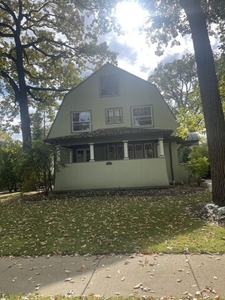 Home For Rent In Wilmette, Illinois