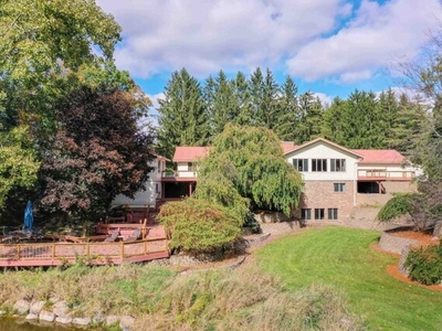 Home For Sale In Grand Blanc, Michigan