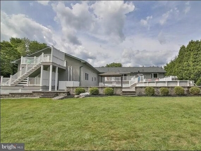Home For Sale In Stroudsburg, Pennsylvania