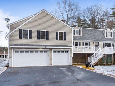 4 bedroom, Chester NH 03036