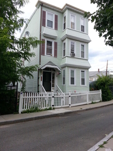 Room For Rent, Boston, Classic Educational Home Setting