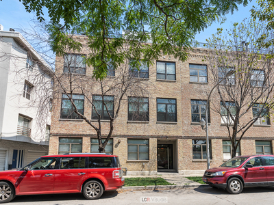 2221 N Lister Ave #3C, Chicago, IL 60614