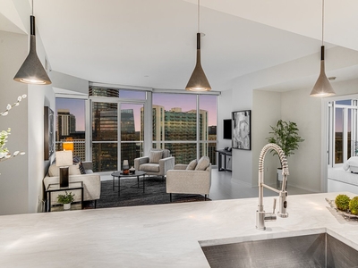 Recently Renovated High Rise Residence In The Heart Of Buckhead