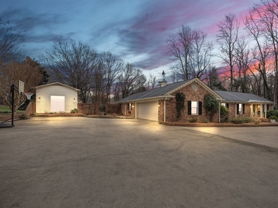 Spacious Ranch Home On Over 2.5 Acres