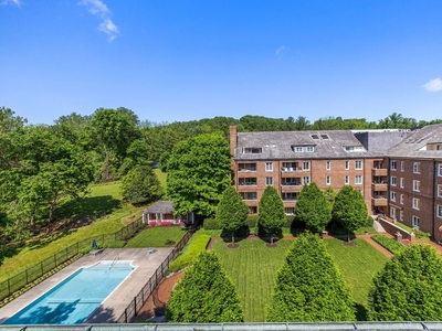 Luxury Apartment for sale in Pikesville, Maryland