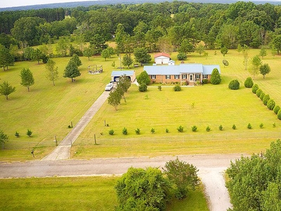 59 Valley View Dr, Lugoff, SC 29078