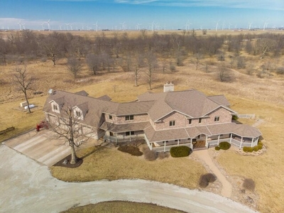 Home For Sale In Arrowsmith, Illinois