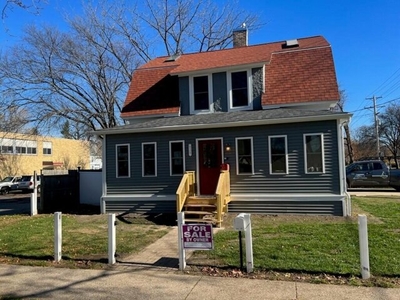 Home For Sale In Delavan, Wisconsin
