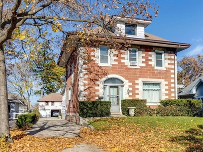Home For Sale In Highland Park, Illinois
