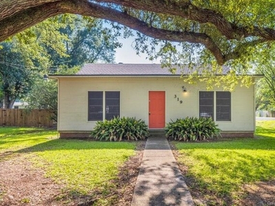 Home For Sale In Iowa, Louisiana