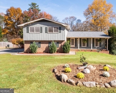 Home For Sale In Peachtree Corners, Georgia