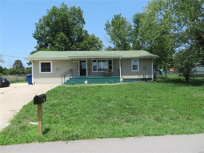 Home For Sale In Richland, Missouri
