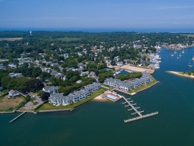 Condo For Rent In Greenport, New York