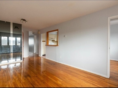 Flat For Rent In Bayside, New York