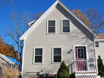 Flat For Rent In Whitman, Massachusetts